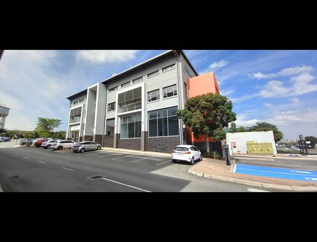 186M² OFFICE TO LET IN BRYANSTON